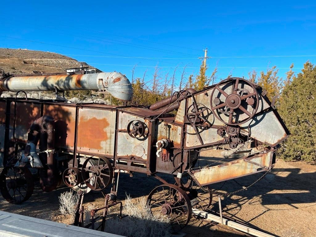 ANTIQUE FARMING IMPLEMENT THRESHING MACHINE - 2