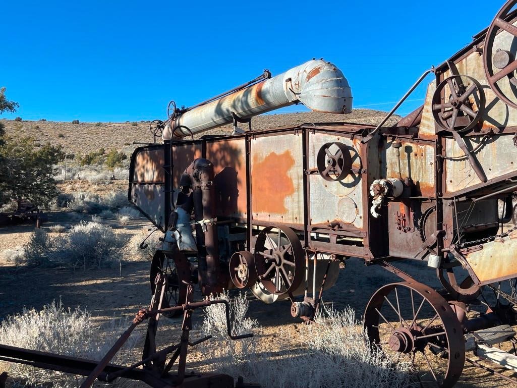 ANTIQUE FARMING IMPLEMENT THRESHING MACHINE - 3