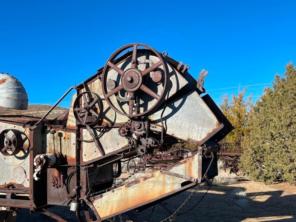 ANTIQUE FARMING IMPLEMENT THRESHING MACHINE - 4