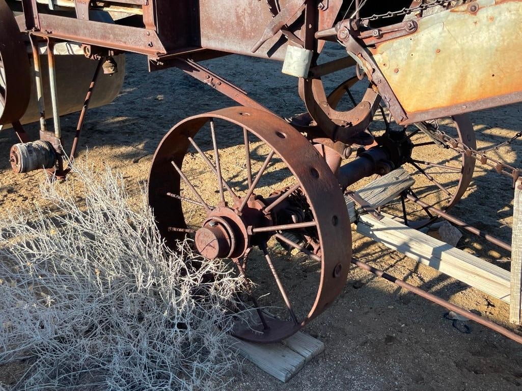 ANTIQUE FARMING IMPLEMENT THRESHING MACHINE - 5