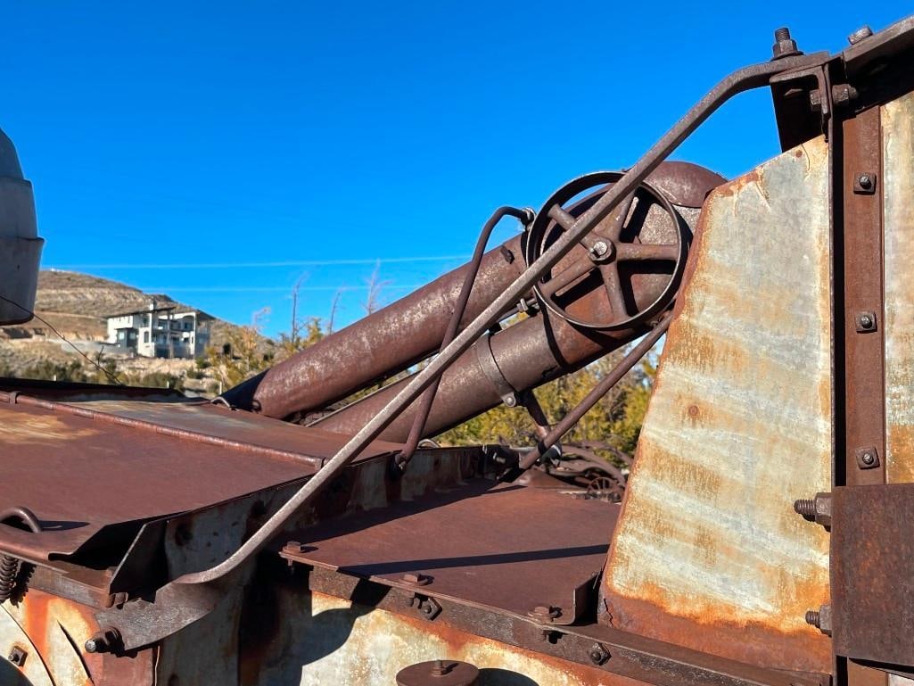 ANTIQUE FARMING IMPLEMENT THRESHING MACHINE - 9
