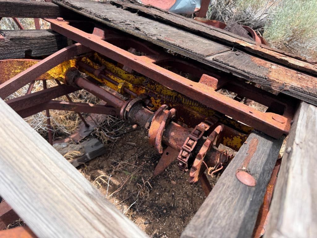 ANTIQUE FARMING / AGRICULTURE IMPLEMENT HORSE DRAWN / TRACTOR DRAWN CART WITH STEEL FRAME WHEELS - 7