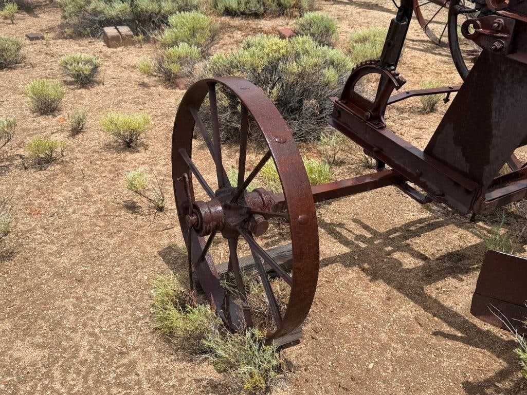 ANTIQUE THE RUSSELL GRADER MFG. CO. THE RUSSELL JUNIOR ROAD GRADER MADE IN MINNEAPOLOIS, MINNESOTA - 3