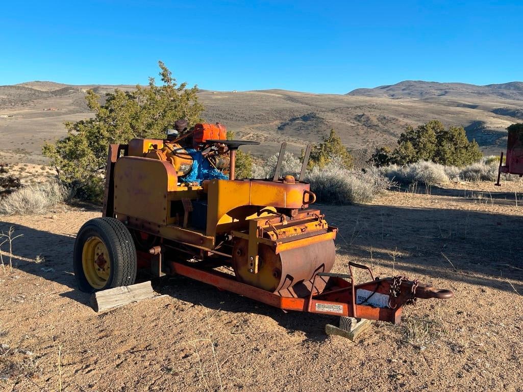 VINTAGE ESSICK VR30RE 1 TON SELF PROPELLED VIBRATORY ROAD ROLLER 1965 DANA CORPORATION MODEL PT688 (1 of 19)