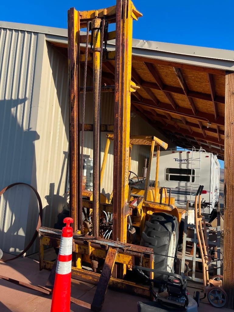 VINTAGE WHITE MOTOR CORPORATION 2-63-FL FORKLIFT - 11