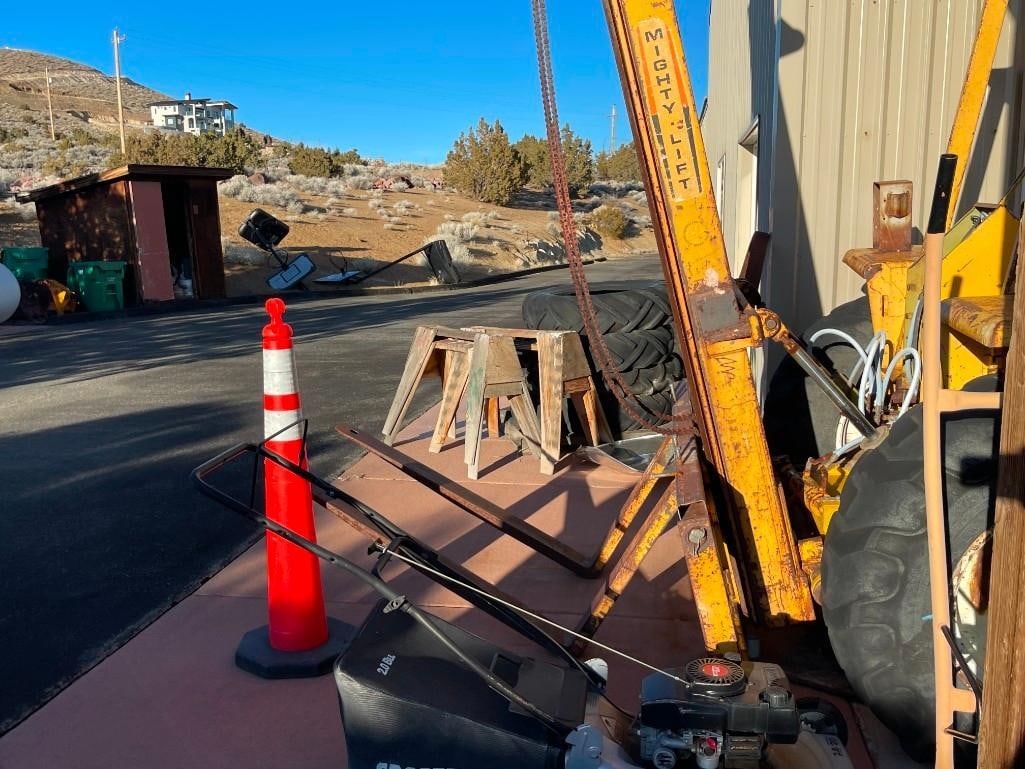VINTAGE WHITE MOTOR CORPORATION 2-63-FL FORKLIFT - 3