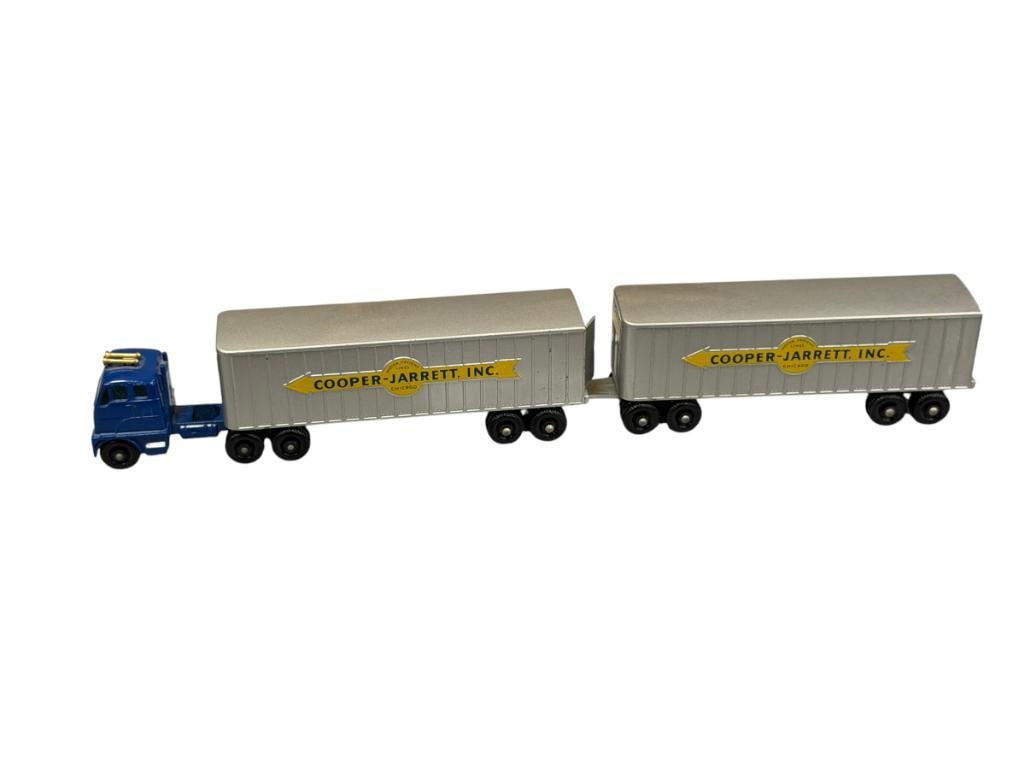VINTAGE MATCHBOX / LESNEY MAJOR PACK M-9 INTERSTATE DOUBLE FREIGHTER / SEMI COOPER-JARRETT INC (1 of 7)