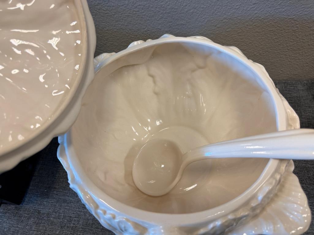 1978 WHITTIER POTTERY WHITE CABBAGE SOUP TUREEN WITH BOTTOM PLATE AND LADDLE - 5
