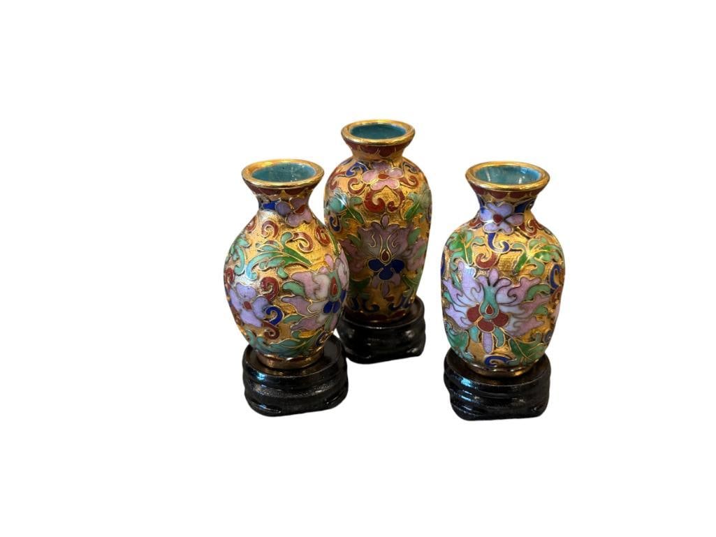 THREE MINIATURE CLOISONNE ENAMELED CHINESE BULBOUS VASES WITH LACQUERED WOOD STANDS (1 of 4)