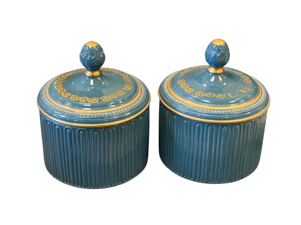 PORCELLANE DARTE BASSANO VANITY JARS BY DR. ERMETE AGOSTINELLI: RIBBED DESIGN WITH GILDED ACCENTS, MARKED ON THE BOTTOM, NO CHIPS OR CRACKS, GILDING SHOWS LIGHT WEAR 4 1/4" H