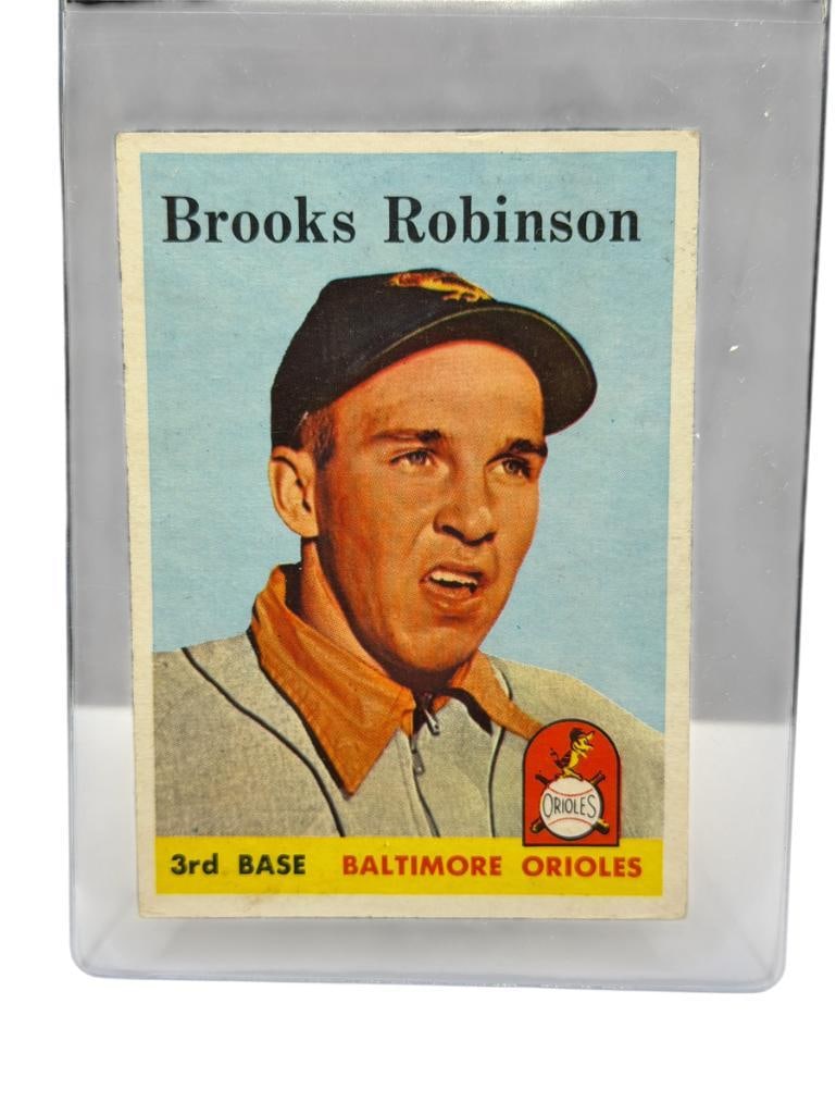 1958 TOPPS #307 BROOKS ROBINSON BASEBALL CARD: BALTIMORE ORIOLES, HALL OF FAMER, RARE CARD, SEE PHOTOS FOR CONDITION, FROM THE ESTATE OF A LOCAL RENO, NV DOCTOR AT RENOWN WHO RAN BIG LEAGUE SPORTS MEDICINE BASEBALL CAMP FOR NEARLY 20 YEARS,