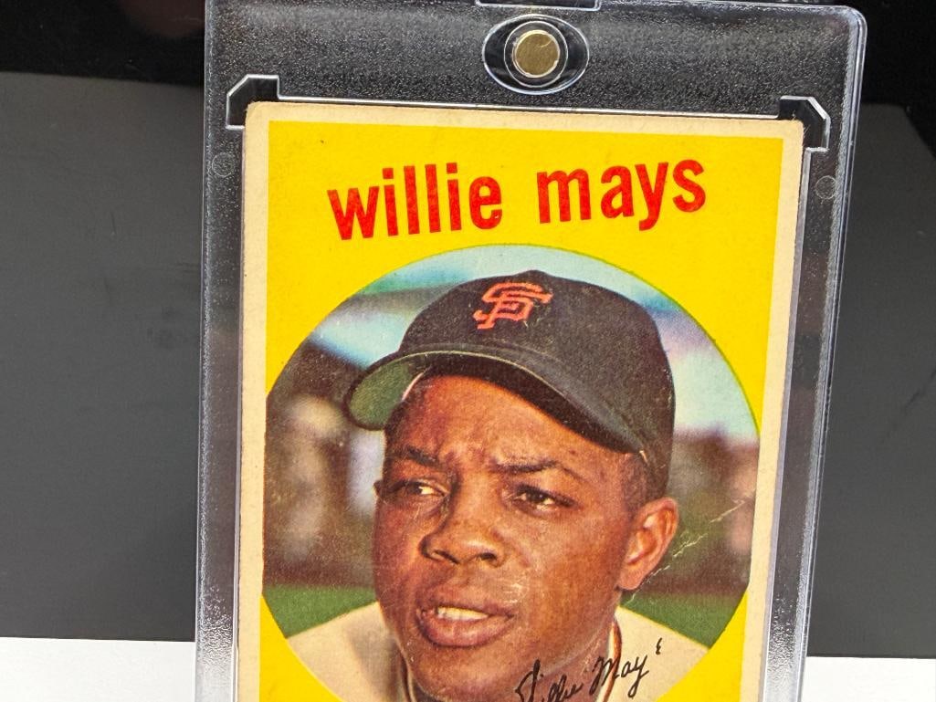 1959 TOPPS #50 WILLIE MAYS BASEBALL CARD - 2