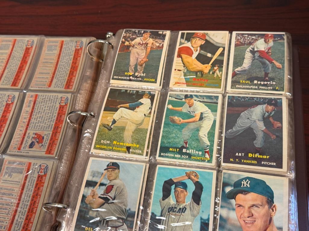 1957 TOPPS BASEBALL CARD SET - 12