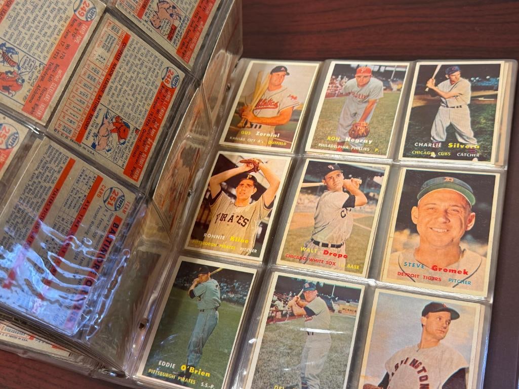 1957 TOPPS BASEBALL CARD SET - 14