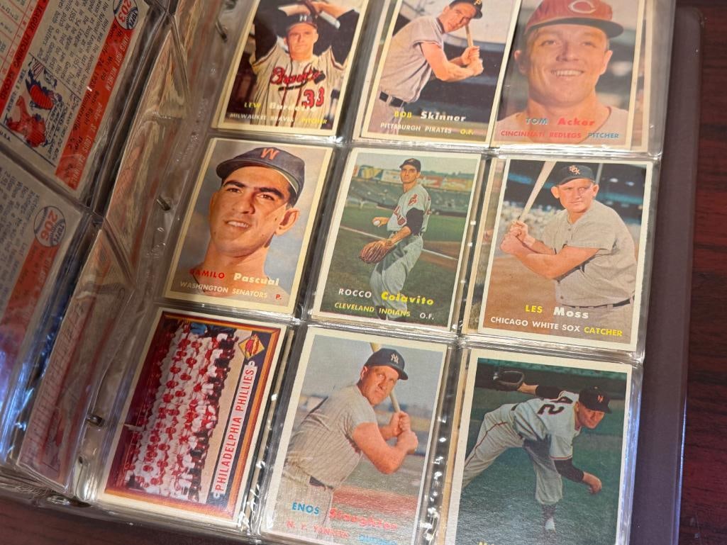 1957 TOPPS BASEBALL CARD SET - 16