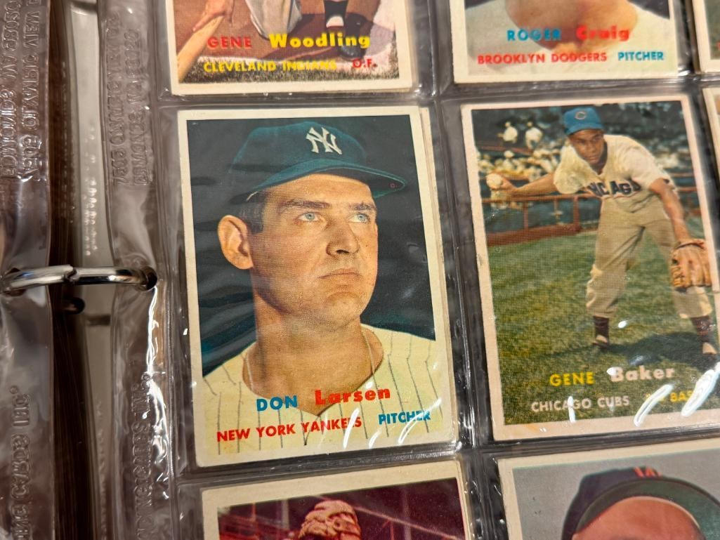 1957 TOPPS BASEBALL CARD SET - 19