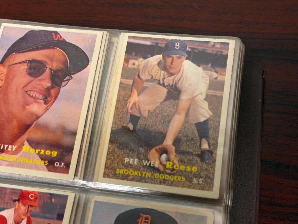 1957 TOPPS BASEBALL CARD SET - 7