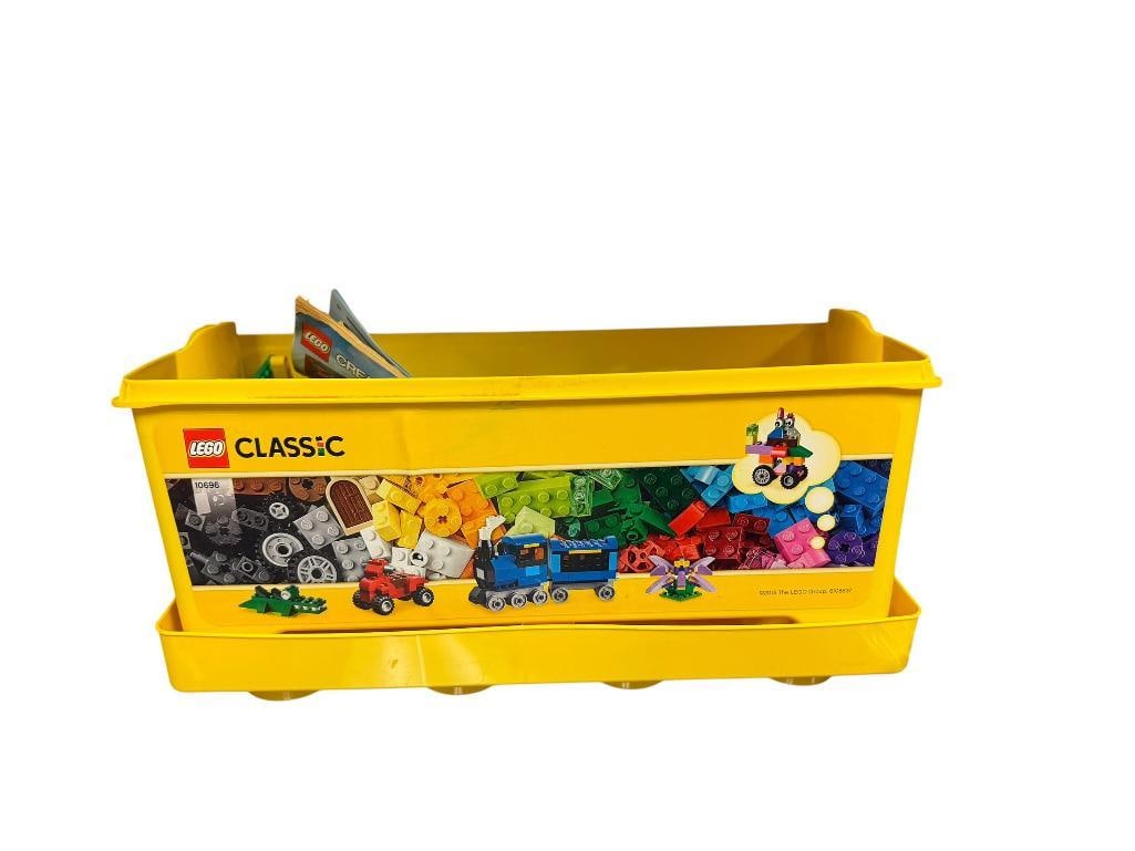 CLASSIC LEGOS IN 2015 LEGO STORAGE BOX (1 of 8)