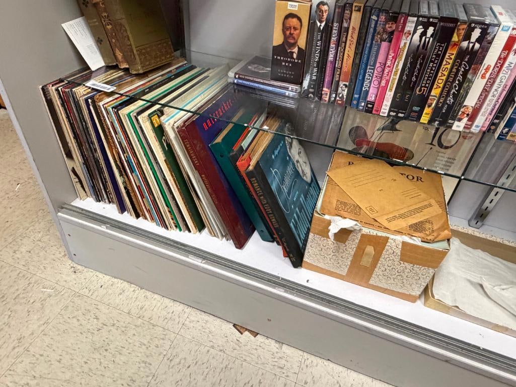 ASSORTED 33 1/3 RPM VINYL RECORDS WITH COVERS (1 of 12)