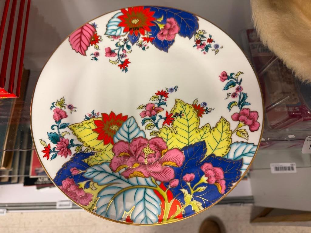 IMPERIAL LEAF CHINA SET INCLUDING DINNER PLATES, BREAD PLATES, AND CUPS IN ORIGINAL PACKAGING - 5