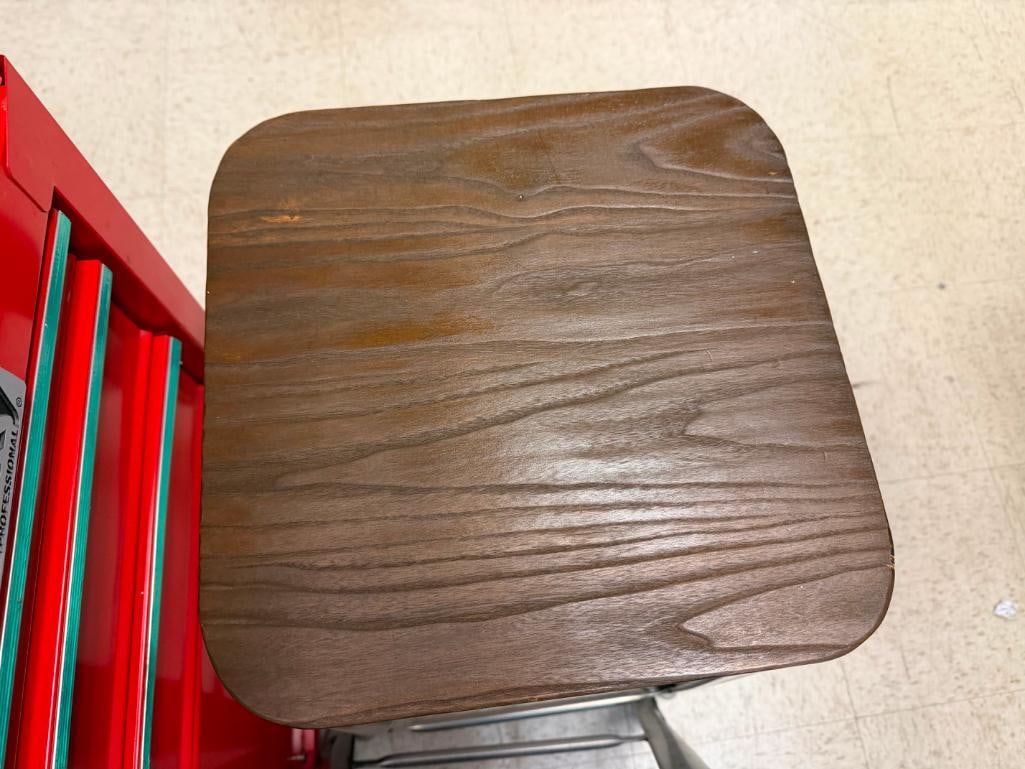 PAIR OF INDUSTRIAL STYLE SQUARE BAR STOOLS WITH METAL FRAMES AND WOOD SEATS - 7