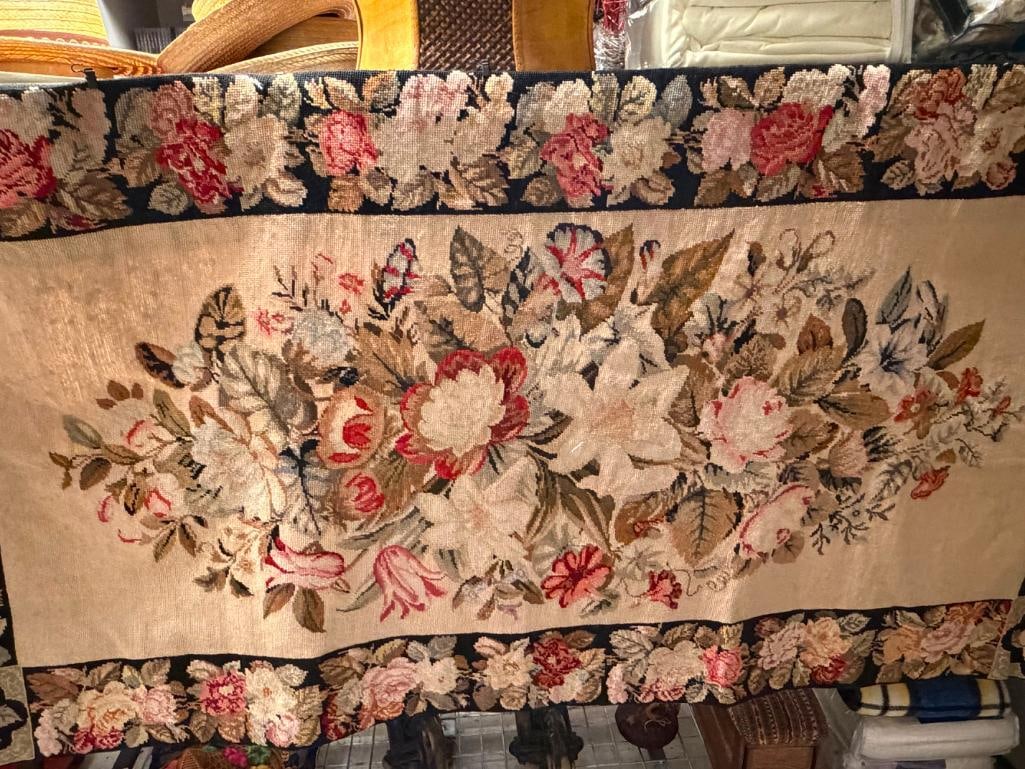 DREXEL HERITAGE ACCESSORIES 100% WOOL NEEDLEPOINT RUG FEATURING FLORAL MOTIF - 9