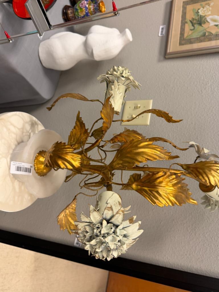 VINTAGE ITALIAN TOLE FLORAL BOUQUET TABLE LAMP GOLD GILT LEAVES IN STONE PLANTER HOLLYWOOD REGENCY - 2