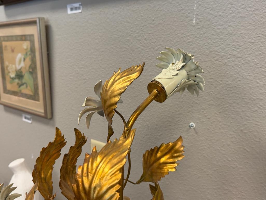 VINTAGE ITALIAN TOLE FLORAL BOUQUET TABLE LAMP GOLD GILT LEAVES IN STONE PLANTER HOLLYWOOD REGENCY - 5