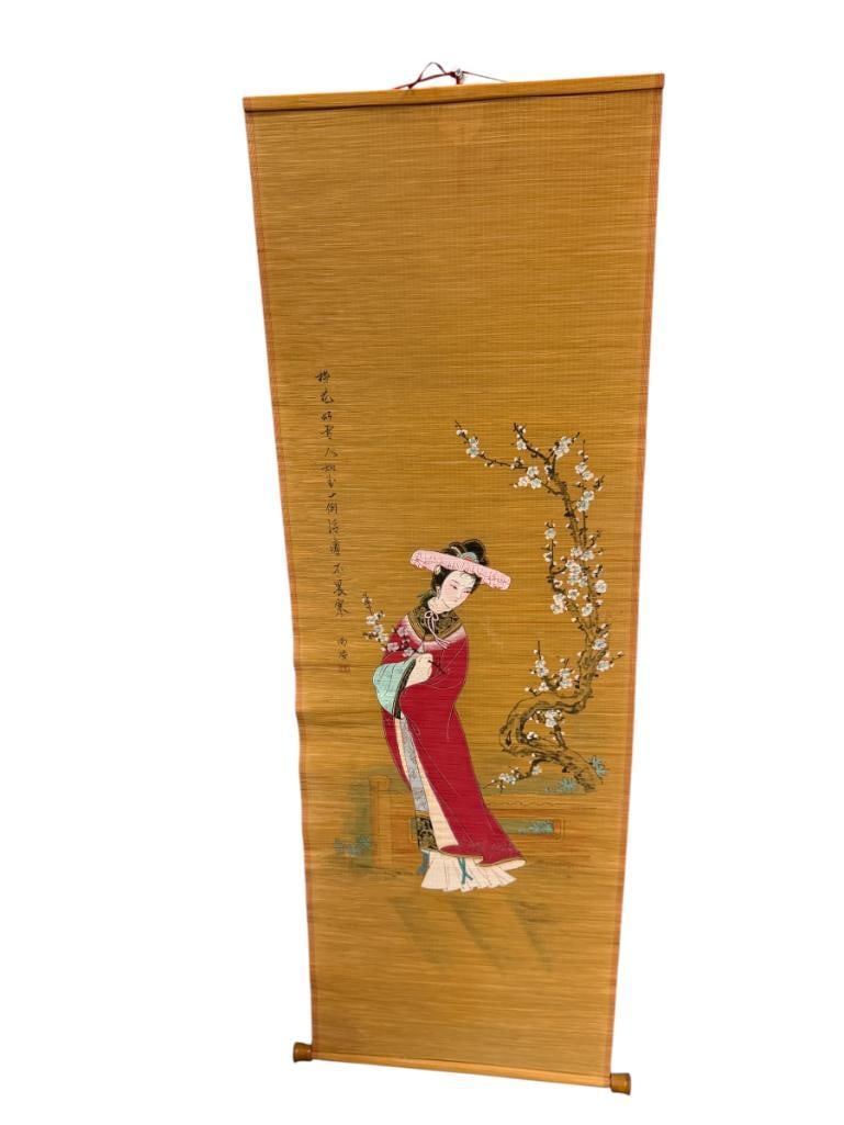 20TH CENTURY ORIGINAL CHINESE PAINTING ON BAMBOO SCREEN SIGNED WALL SCROLL: ART DEPICTS IMAGE OF A WOMAN IN TRADITIONAL ATTIRE, SIGNED 13" X 39"