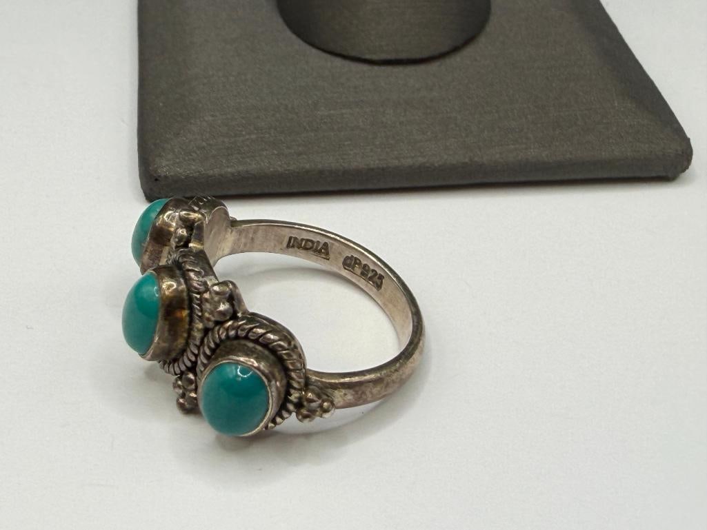 STERLING SILVER GREEN TURQUOISE RING FEATURING THREE OVAL CABOCHON TURQUOISE - 5