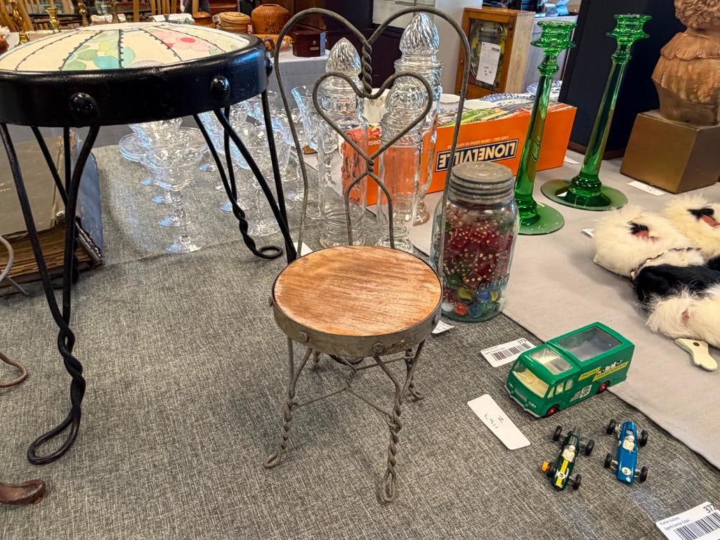 FOUR VINTAGE DOLL FURNITURE CHAIRS CAST IRON CHAIR, BENT WIRE STOOL, SODA PARLOR CHAIR AND STOOL - 3