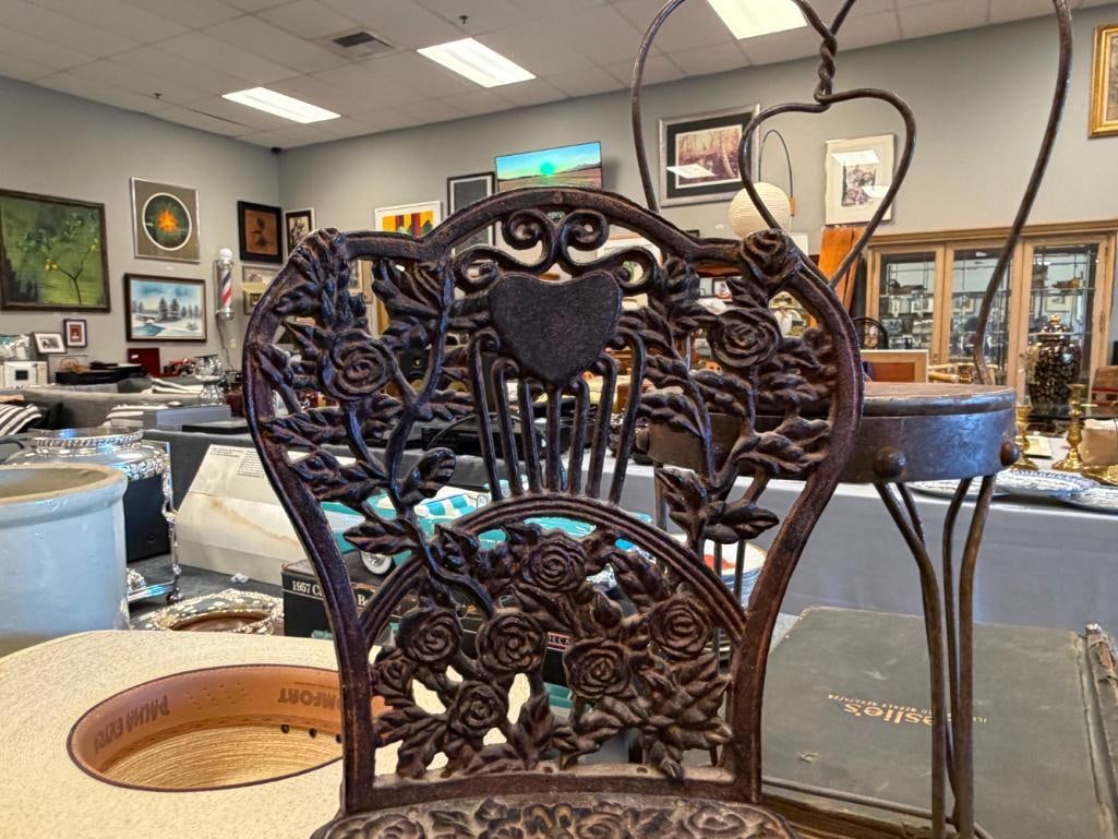 FOUR VINTAGE DOLL FURNITURE CHAIRS CAST IRON CHAIR, BENT WIRE STOOL, SODA PARLOR CHAIR AND STOOL - 9