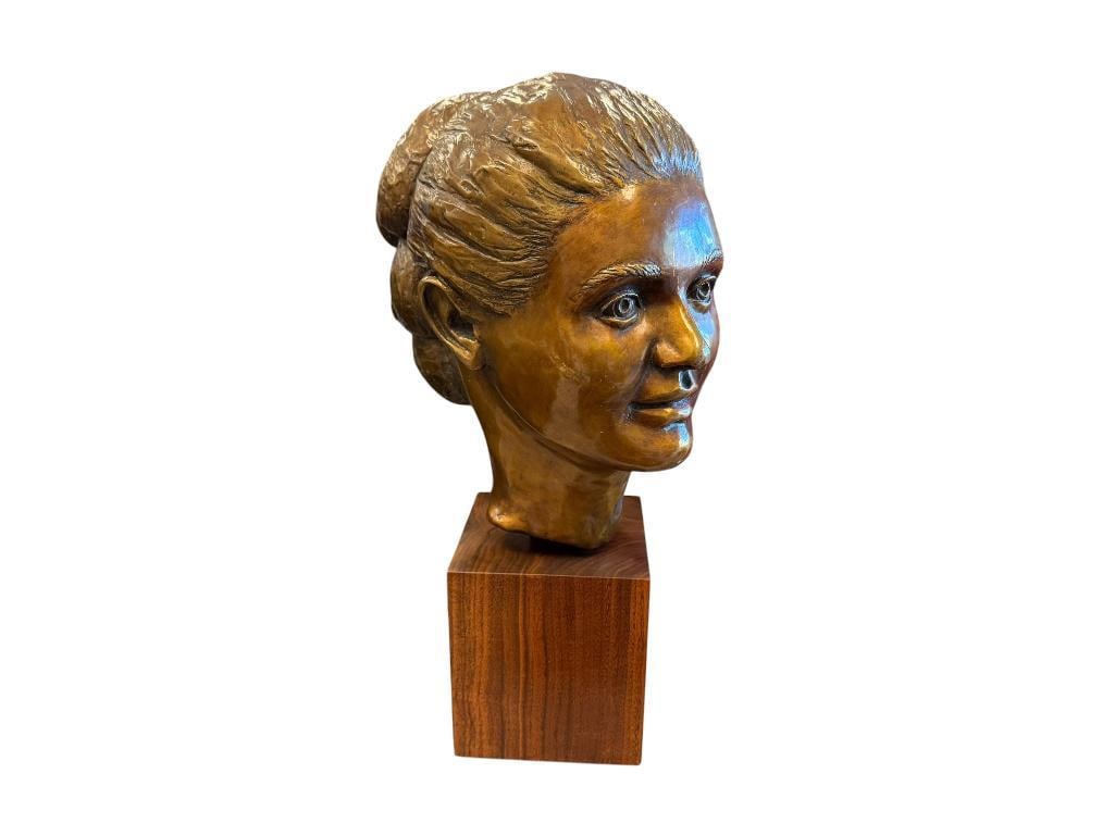HEAVY BRONZE HEAD SCULPTURE OF A FEMALE FIGURE ON WALNUT BASE (1 of 10)