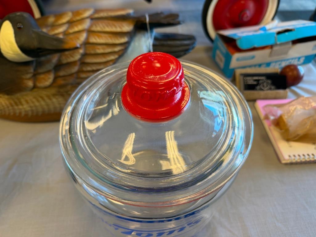 CIRCA 1950'S TOM'S TOASTED PEANUTS COUNTER TOP / GENERAL STORE GLASS JAR - 3