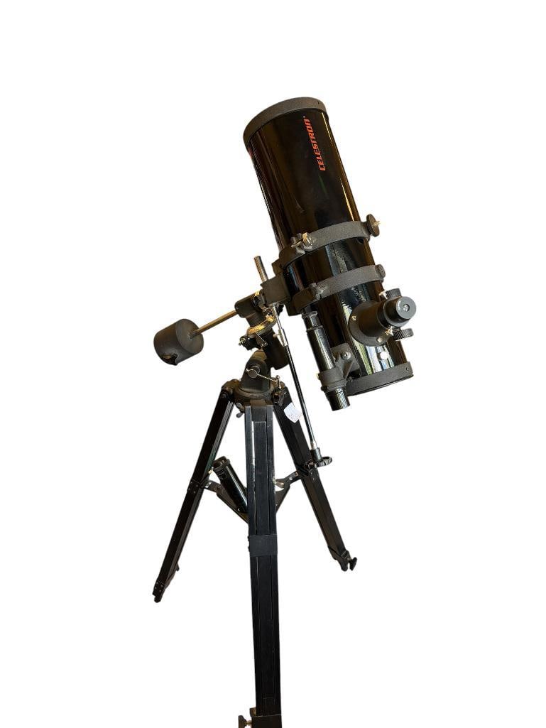 CELESTRON 4 1/2" NEWTONIAN TELESCOPE 1000MM (1 of 13)