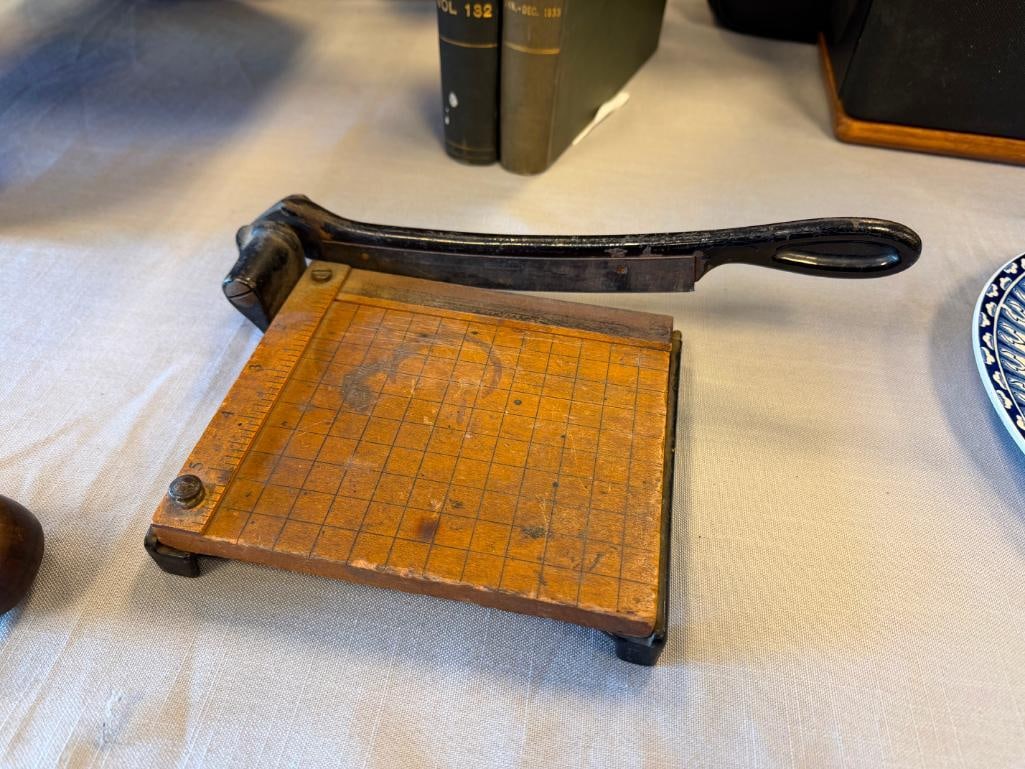 VINTAGE EASTMAN KODAK NO. 1 GUILLOTINE FILM SLICER / TRIMMER WOOD AND CAST IRON - 2