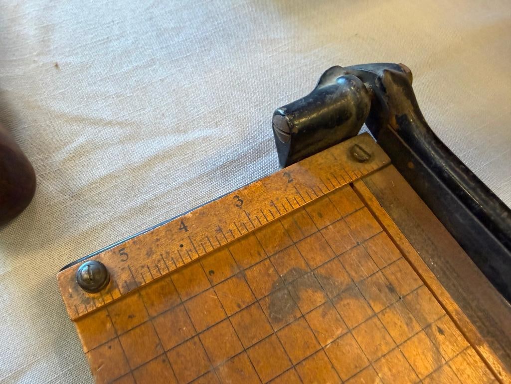 VINTAGE EASTMAN KODAK NO. 1 GUILLOTINE FILM SLICER / TRIMMER WOOD AND CAST IRON - 4