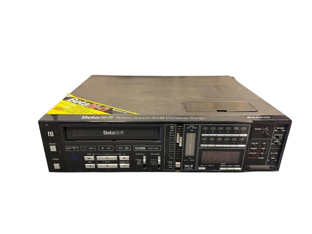 1970'S SANYO BETAMAX BETA HIFI VCR VIDEO TAPE RECORDER MODEL 7200: TESTED + MISSING COVER FOR RIGHT FUNCTIONS 