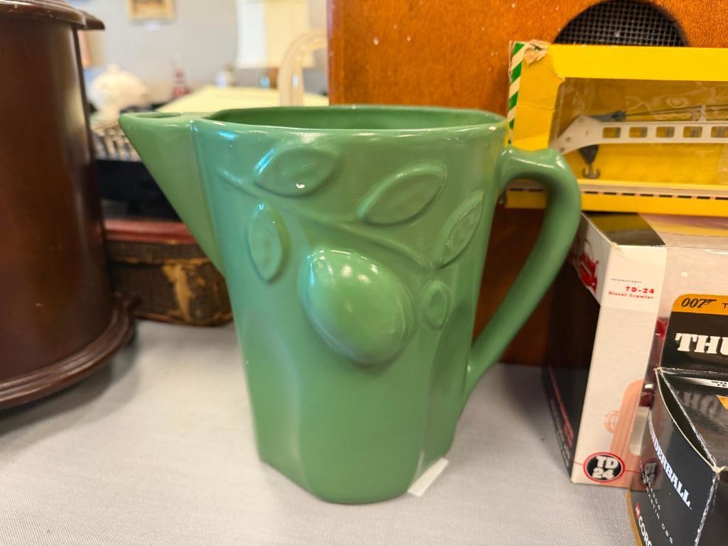 U.S.A. CALIFORNIA MID-CENTURY POTTERY GREEN GLAZED PITCHER - 2