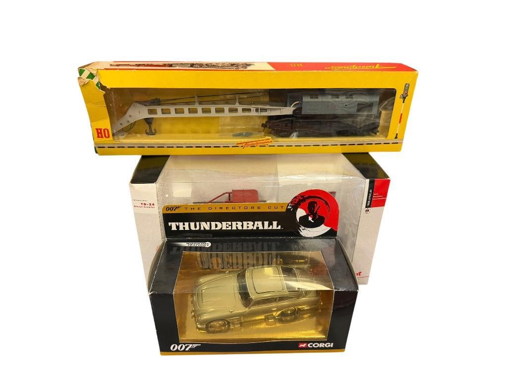 DIE-CAST CORGI JAMES BOND ASTON MARTIN DB5 007 THUNDERBALL INCLUDING ORIGINAL BOX (1 of 6)