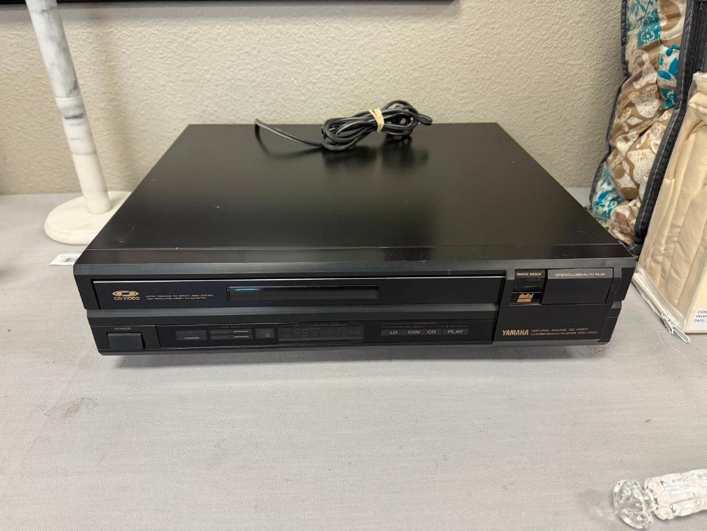 YAMAHA COMBINATION PLAYER MODEL CDV-1000 - 2