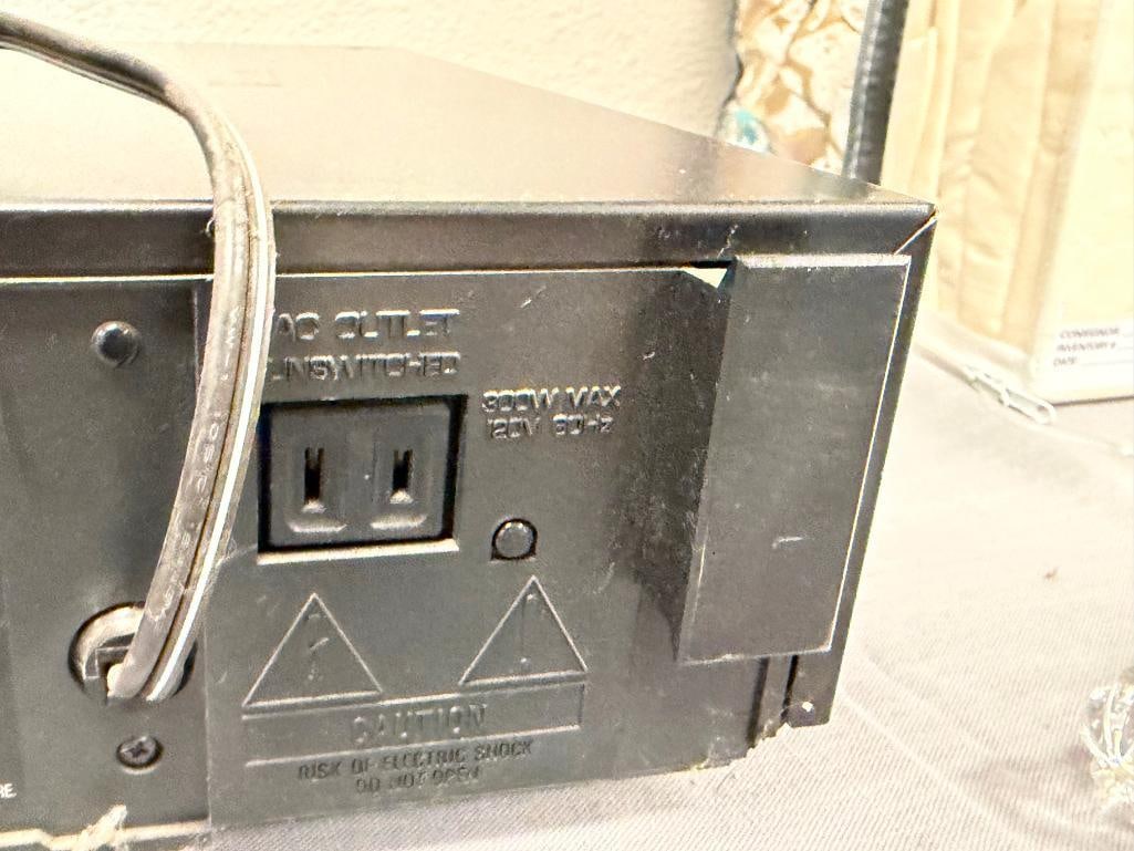 YAMAHA COMBINATION PLAYER MODEL CDV-1000 - 7