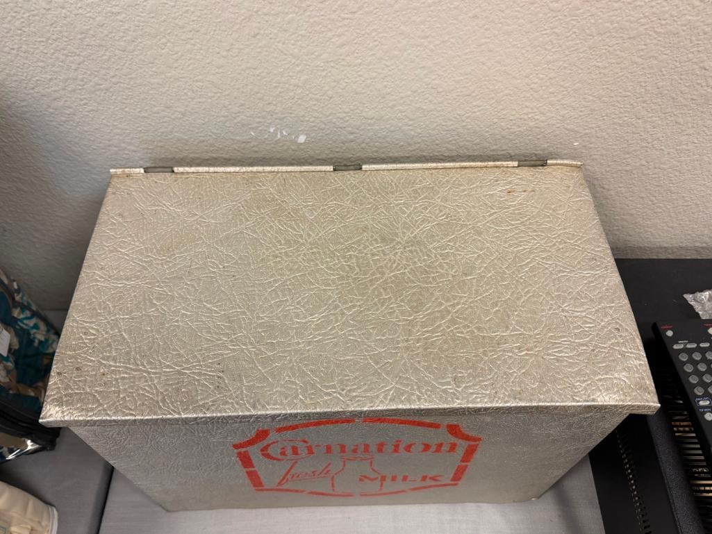VINTAGE CARNATION MILK DAIRY COOLER BOX MUCKLE MFG. CO. - 4