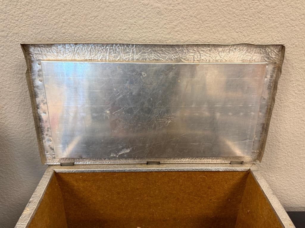 VINTAGE CARNATION MILK DAIRY COOLER BOX MUCKLE MFG. CO. - 6