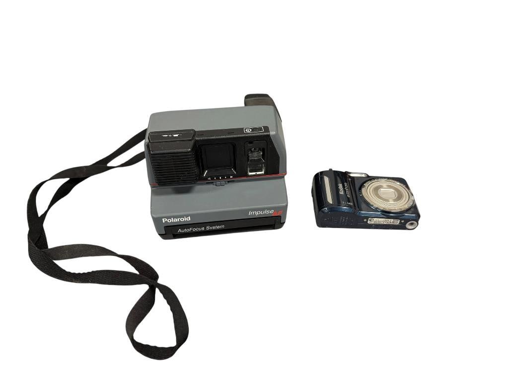 KODAK 16MP DIGITAL CAMERA AND POLAROID IMPULSE AF INSTANT FILM CAMERA (1 of 15)