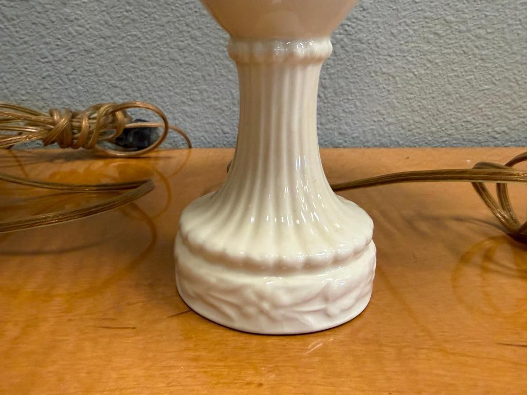 PAIR OF VINTAGE CERAMIC URN TABLE LAMPS WITH FLORAL DESIGN SPECHTS STUDIO CITY SHADES - 4