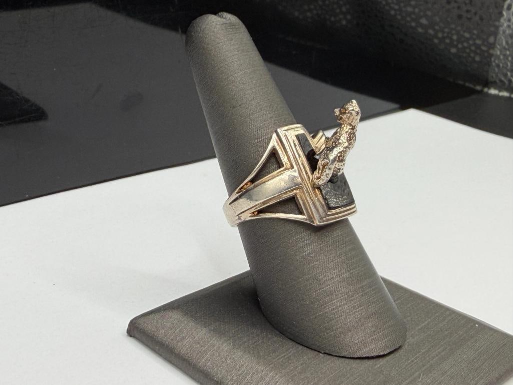 STERLING SILVER ONYX INLAY AND FIGURAL CHEETAH RING FEATURING A UNIQUE DESIGN - 2