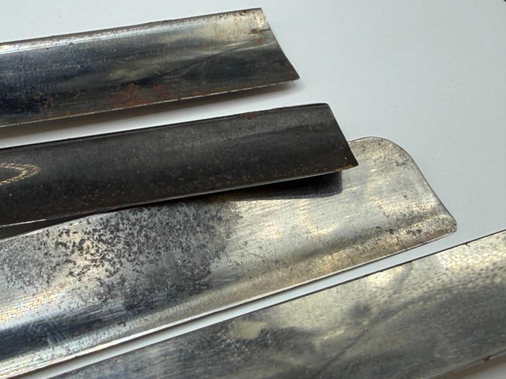 FOUR ANTIQUE STRAIGHT RAZORS INCLUDING GENEVA CUTLERY, 850 SCHUMATE RAZOR, ROBESON SHUREDGE, ETC. - 11
