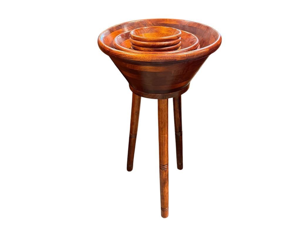 MID-CENTURY MODERN ULTIMATE STANDING SALAD SERVING SET: FEATURES MASTER BOWL, TWO MEDIUM BOWLS,AND FOUR INDIVIDUAL SERVING BOWLS, INCLUDES THREE-LEGGED STAD FOR MASTER BOWL 7", 12'', AND 17" BOWLS