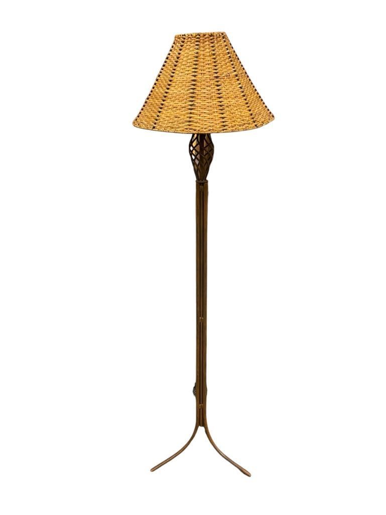 DECORATIVE RUSTIC 3-LEGGED FLOOR LAMP WITH WICKER SHADE: TESTED + 53" H